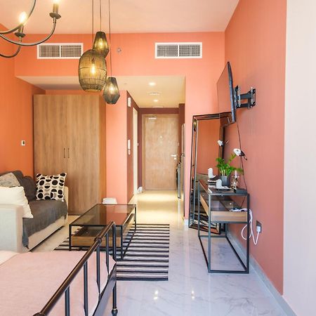 Apartamento Poolside Charm Abu Dabi Exterior foto
